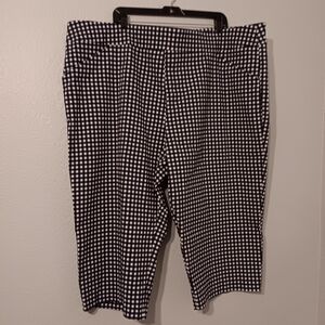 Just My Size Black and White Checkered Capris